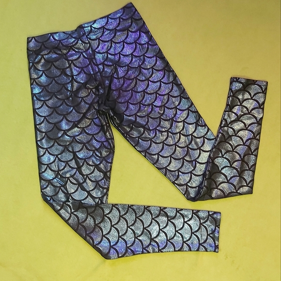 Blackmilk Mermaid Leggings in Small - Picture 5 of 5